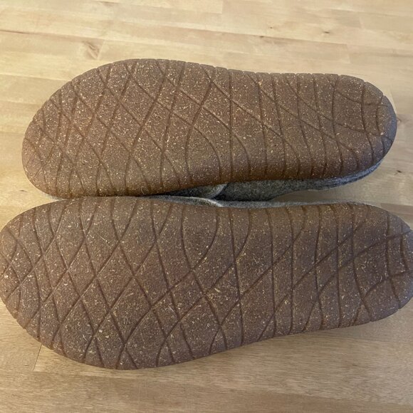 Taos Convertawool Slippers - Picture 4 of 6